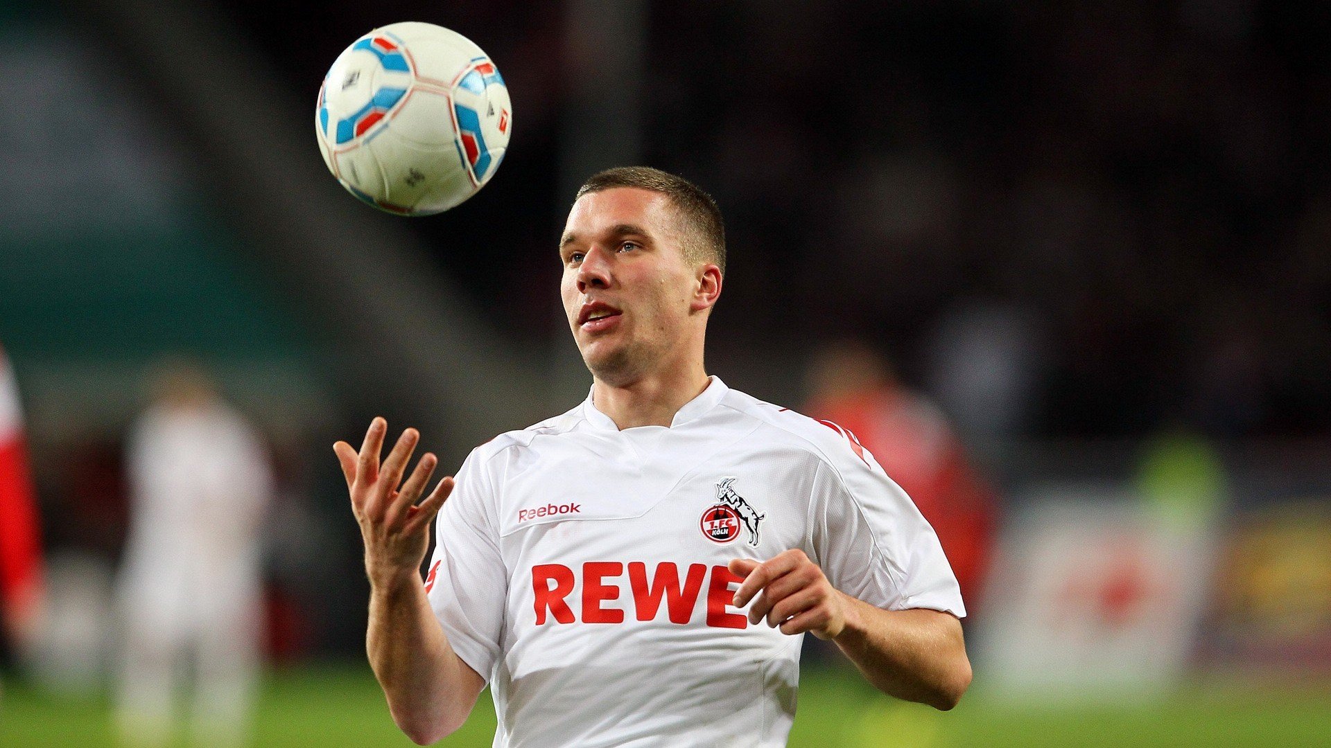 mk体育中国官网-五大联赛阵型多变球队是否更难被对手破解，五大联赛集体爆冷